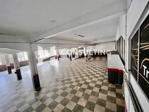 Armazém  Venda em Amora,Seixal