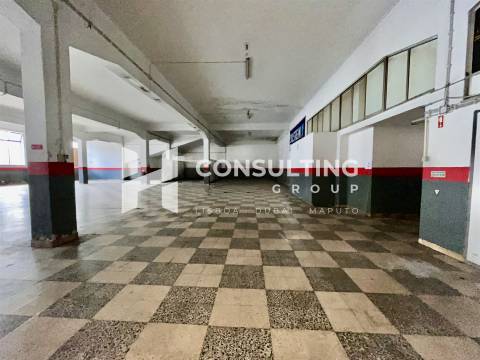 Armazém  Venda em Amora,Seixal