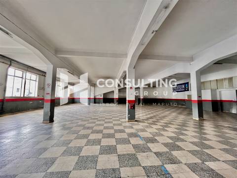 Armazém  Arrendamento em Amora,Seixal