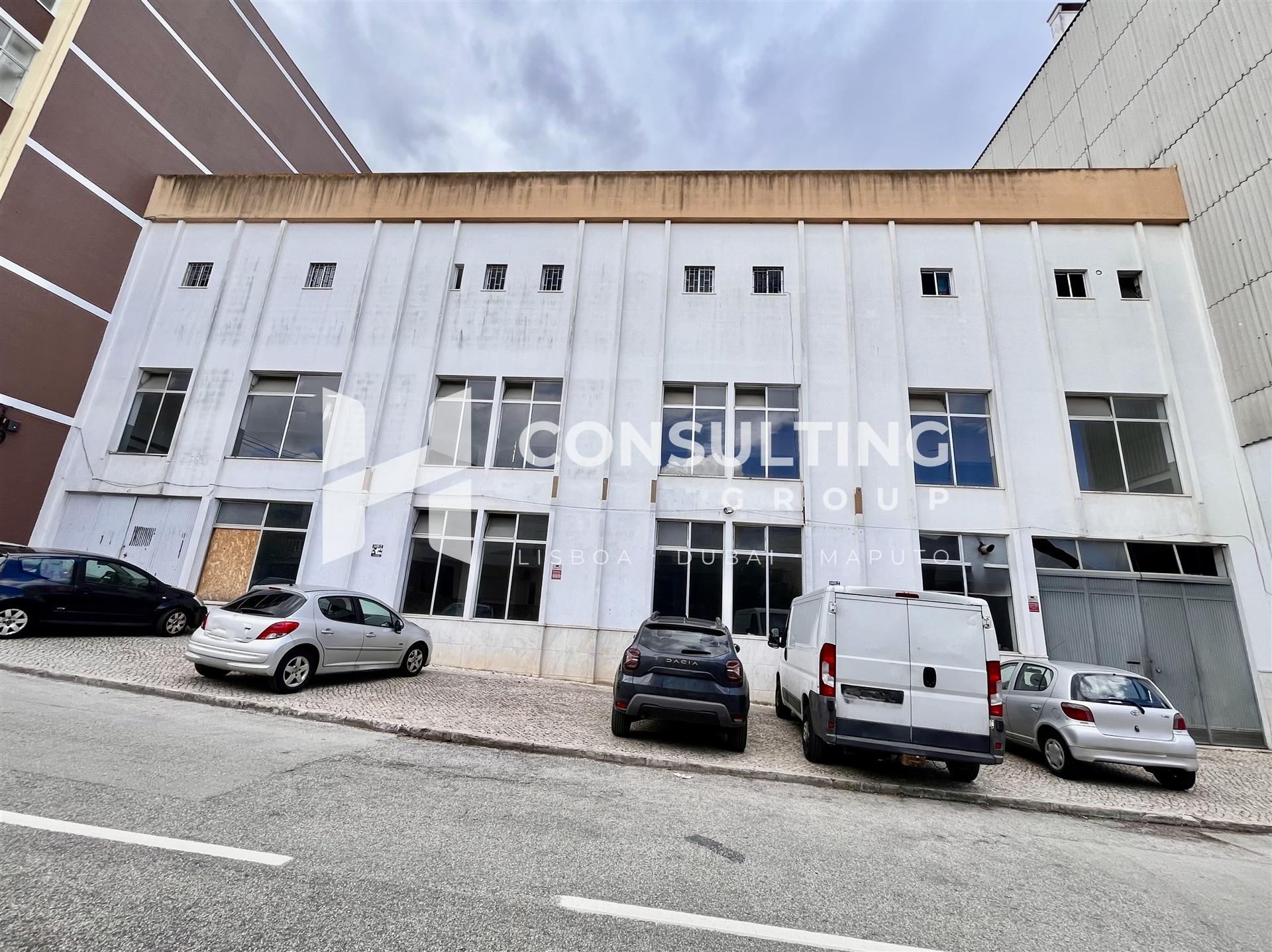 Armazém  Arrendamento em Amora,Seixal