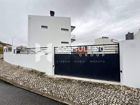 Moradia T5 Venda em Laranjeiro e Feijó,Almada