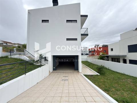 Moradia T5 Venda em Laranjeiro e Feijó,Almada