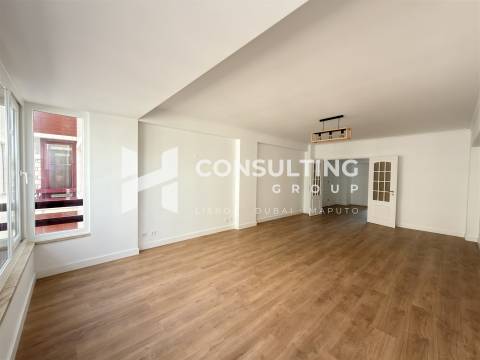 Apartamento T3 Venda em São Domingos de Benfica,Lisboa