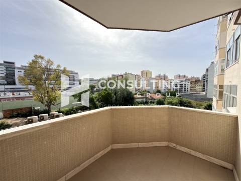 Apartamento T3 Venda em São Domingos de Benfica,Lisboa