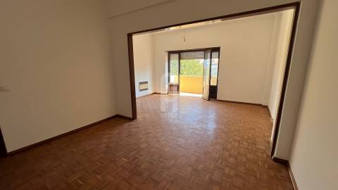 Prédio no Centro de Almada