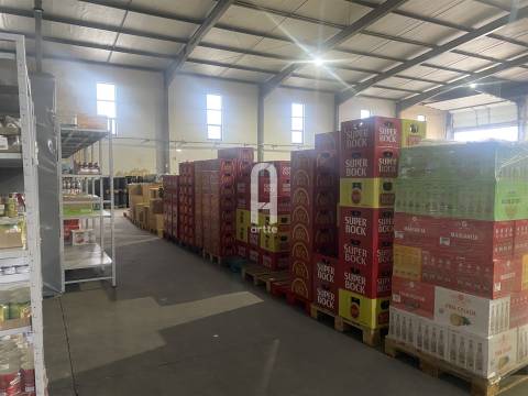 Venda de empresa distribuidora de bebidas e café, Zona industrial Barro, Águeda