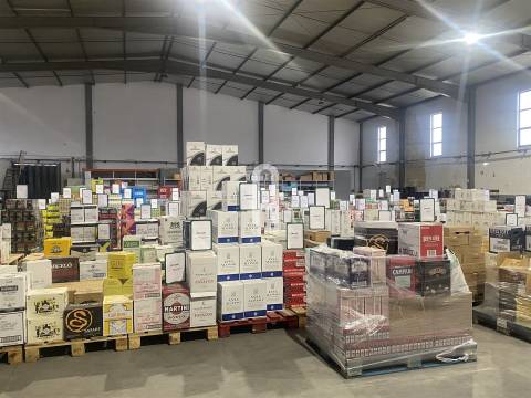 Venda de empresa distribuidora de bebidas e café, Zona industrial Barro, Águeda