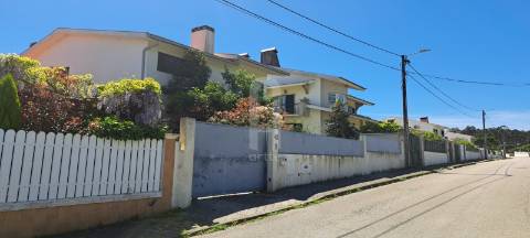 Moradia T4 Isolada em Azurva