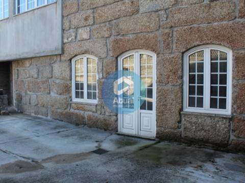 Loja  Arrendamento em Caldas de Vizela (São Miguel e São João),Vizela