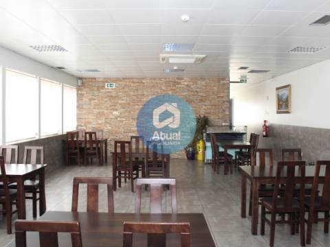 Loja  Arrendamento em Caldas de Vizela (São Miguel e São João),Vizela