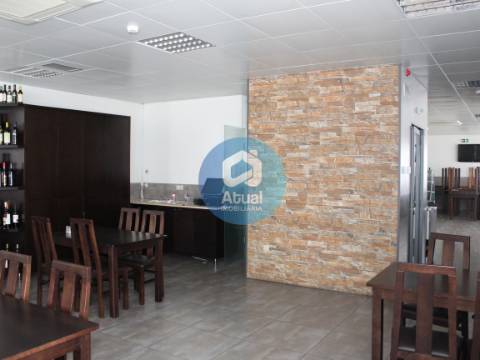 Loja  Arrendamento em Caldas de Vizela (São Miguel e São João),Vizela