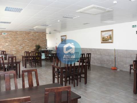 Loja  Arrendamento em Caldas de Vizela (São Miguel e São João),Vizela