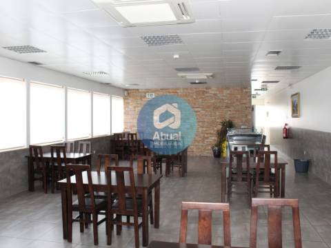 Loja  Arrendamento em Caldas de Vizela (São Miguel e São João),Vizela