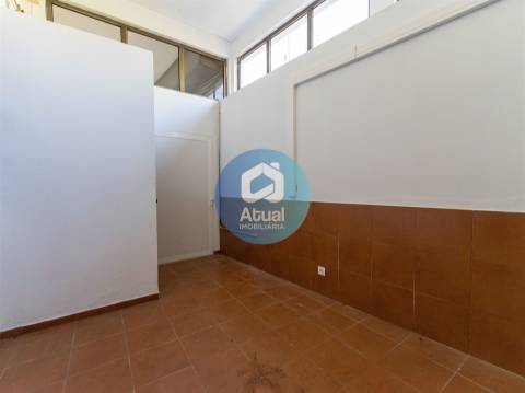 Armazém  Arrendamento em Moreira de Cónegos,Guimarães