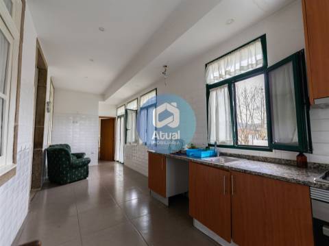 Apartamento T6 Venda em Caldelas,Guimarães