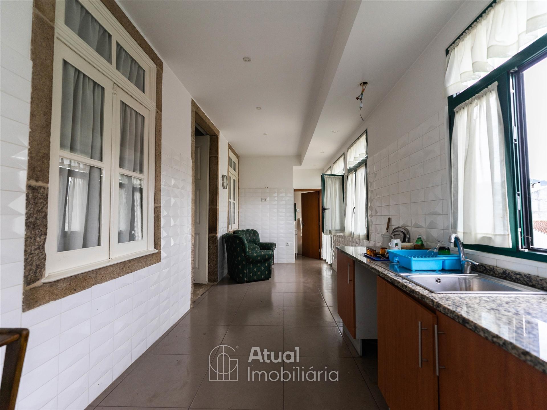 Prédio T6 Venda em Caldelas,Guimarães