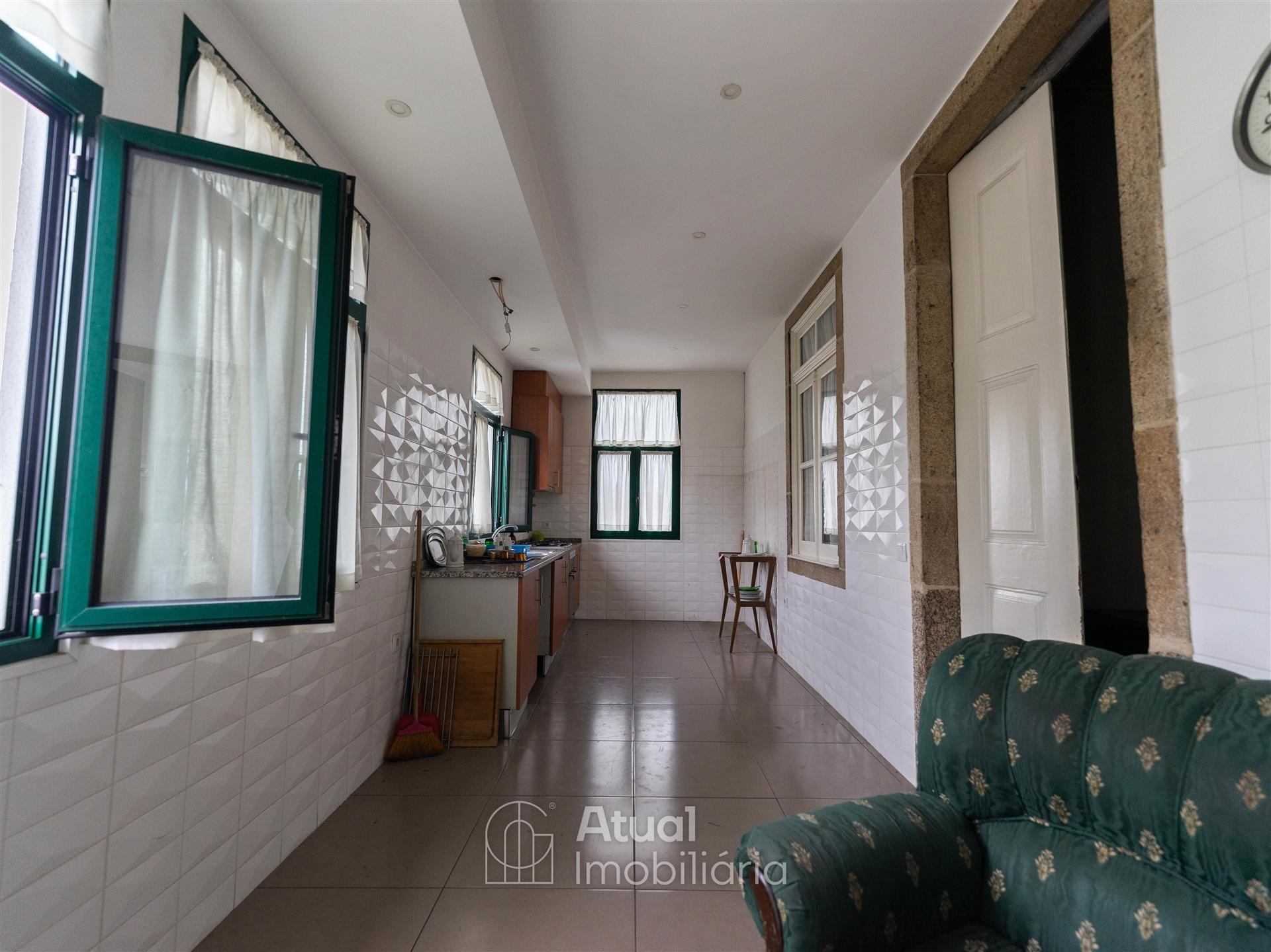 Prédio T6 Venda em Caldelas,Guimarães