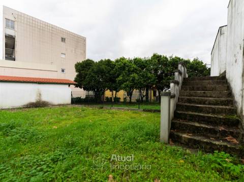 Prédio T6 Venda em Caldelas,Guimarães