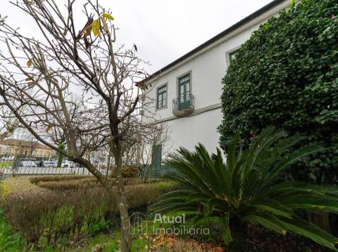 Prédio T6 Venda em Caldelas,Guimarães