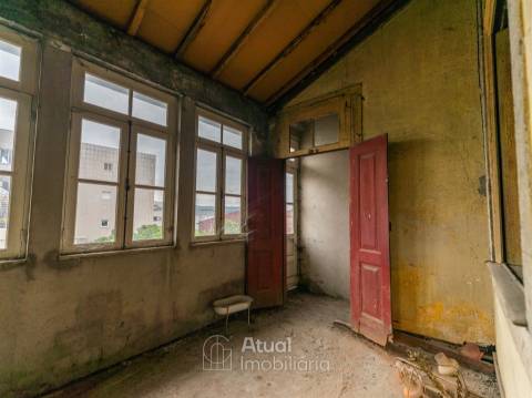 Prédio T6 Venda em Caldelas,Guimarães