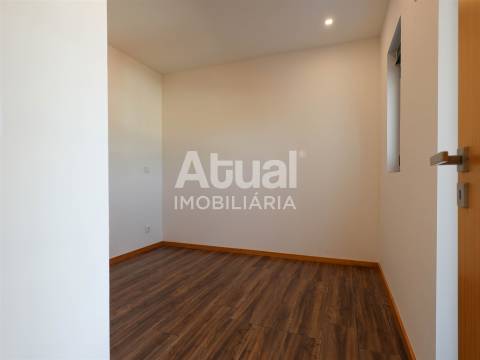 Andar Moradia T2+1 Venda em Caldas de Vizela (São Miguel e São João),Vizela