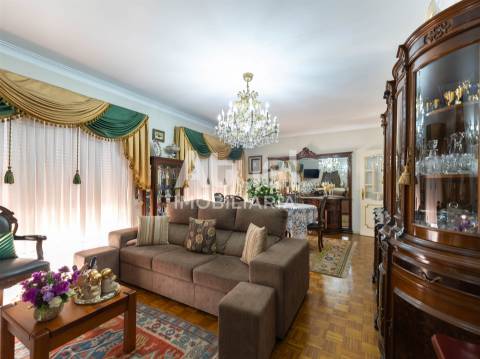 Moradia T4 Venda em Caldas de Vizela (São Miguel e São João),Vizela