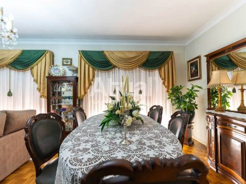 Moradia T4 Venda em Caldas de Vizela (São Miguel e São João),Vizela