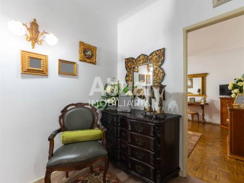 Moradia T4 Venda em Caldas de Vizela (São Miguel e São João),Vizela