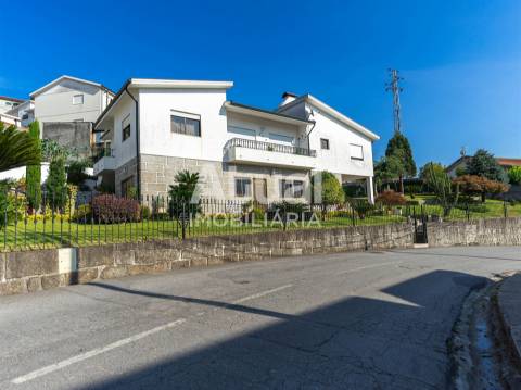 Moradia T4 Venda em Caldas de Vizela (São Miguel e São João),Vizela