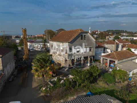 Moradia para Restaurar T6 Venda em Urgezes,Guimarães