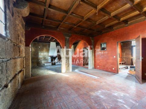 Moradia para Restaurar T6 Venda em Urgezes,Guimarães