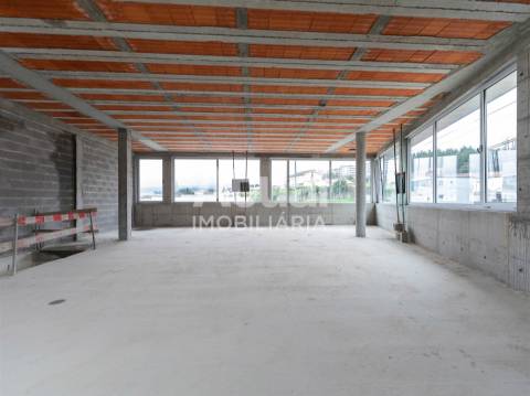 Armazém  Venda em Ferreiros e Gondizalves,Braga