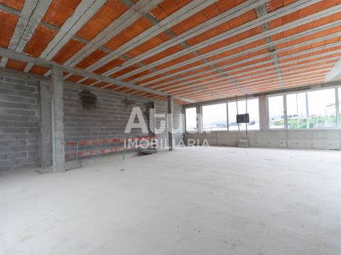 Armazém  Venda em Ferreiros e Gondizalves,Braga