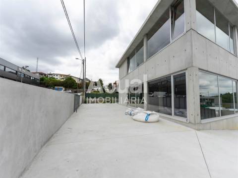 Armazém  Venda em Ferreiros e Gondizalves,Braga