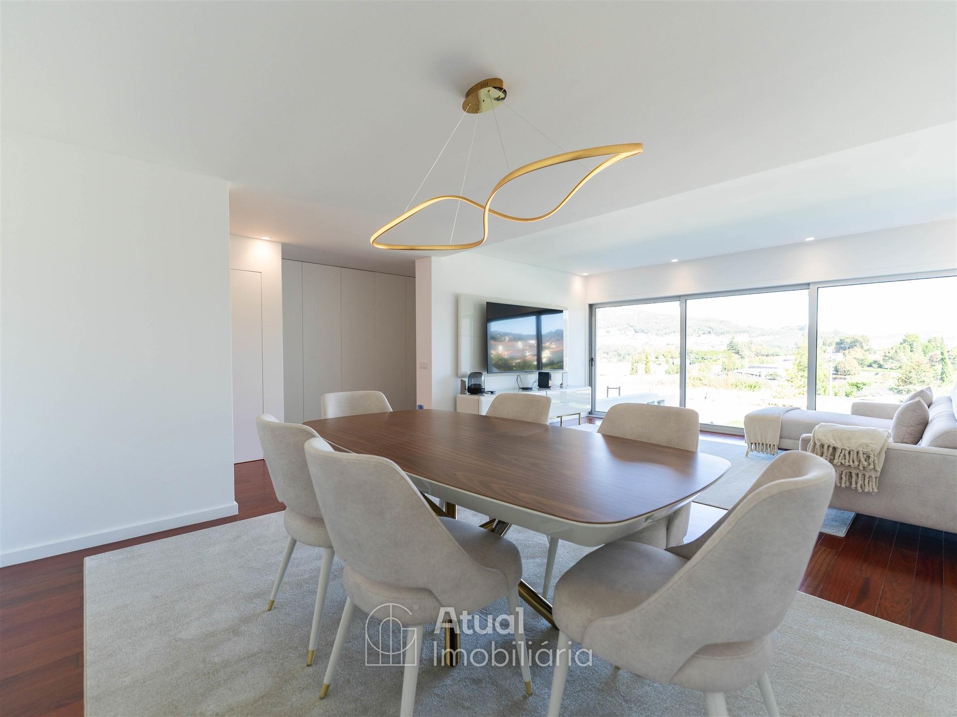 Moradia em Banda T3+1 Venda em Caldas de Vizela (São Miguel e São João),Vizela