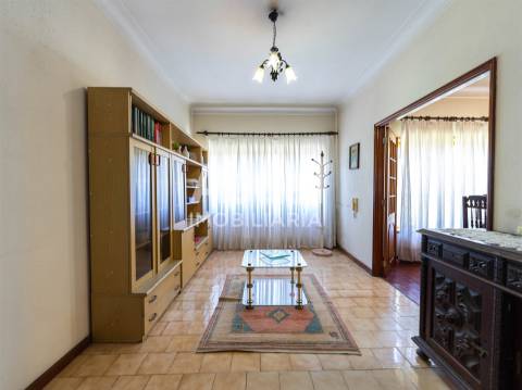 Moradia Isolada T4+3 Venda em Lordelo,Guimarães