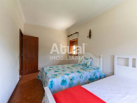 Moradia Isolada T4+3 Venda em Lordelo,Guimarães