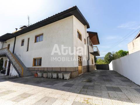 Moradia Isolada T4+3 Venda em Lordelo,Guimarães