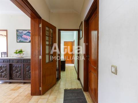 Moradia Isolada T4+3 Venda em Lordelo,Guimarães