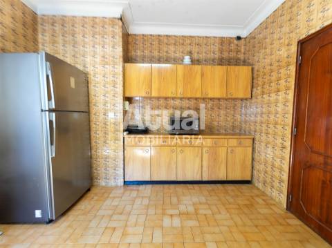 Moradia Isolada T4+3 Venda em Lordelo,Guimarães