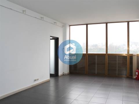 Loja  Arrendamento em Caldas de Vizela (São Miguel e São João),Vizela