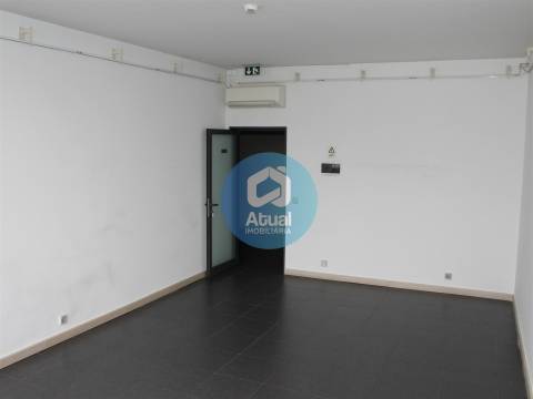 Loja  Arrendamento em Caldas de Vizela (São Miguel e São João),Vizela