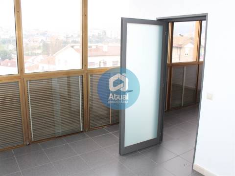 Loja  Arrendamento em Caldas de Vizela (São Miguel e São João),Vizela