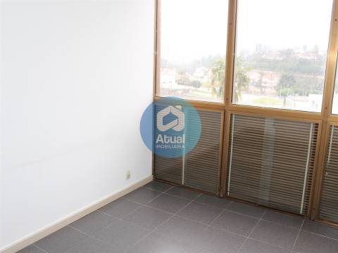 Loja  Arrendamento em Caldas de Vizela (São Miguel e São João),Vizela