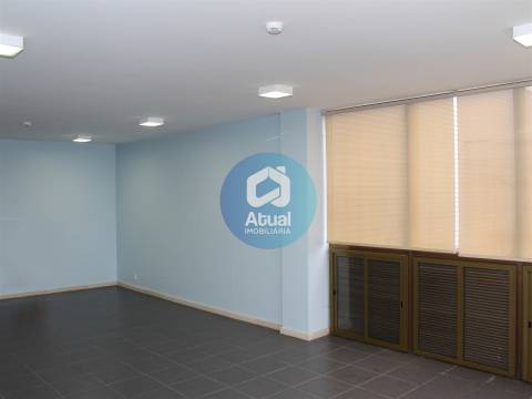 Escritório  Arrendamento em Caldas de Vizela (São Miguel e São João),Vizela