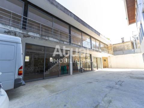 Armazém  Arrendamento em Caldelas,Guimarães