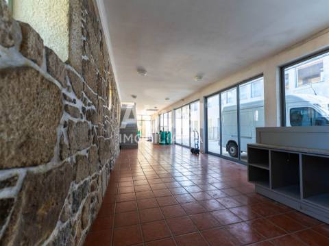 Armazém  Arrendamento em Caldelas,Guimarães