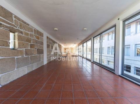 Armazém  Arrendamento em Caldelas,Guimarães