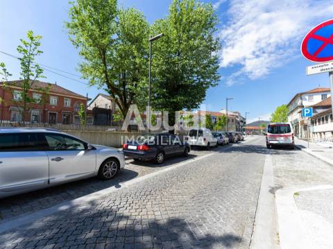 Armazém  Arrendamento em Caldelas,Guimarães