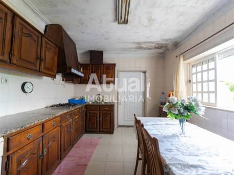 Moradia T3 Venda em Moreira de Cónegos,Guimarães